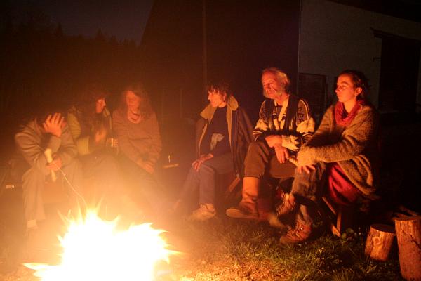 Pleine lune autour du feu - &copy; avril 2010 - P.M. Aubertel