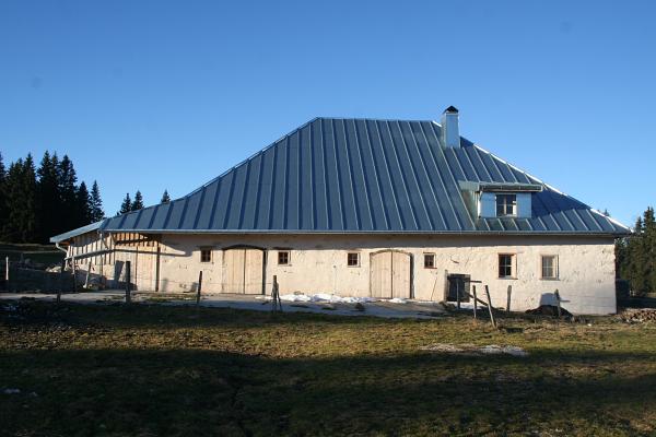 Le chalet de la Grange Nourrie refait - &copy; avril 2011 - P.M. Aubertel